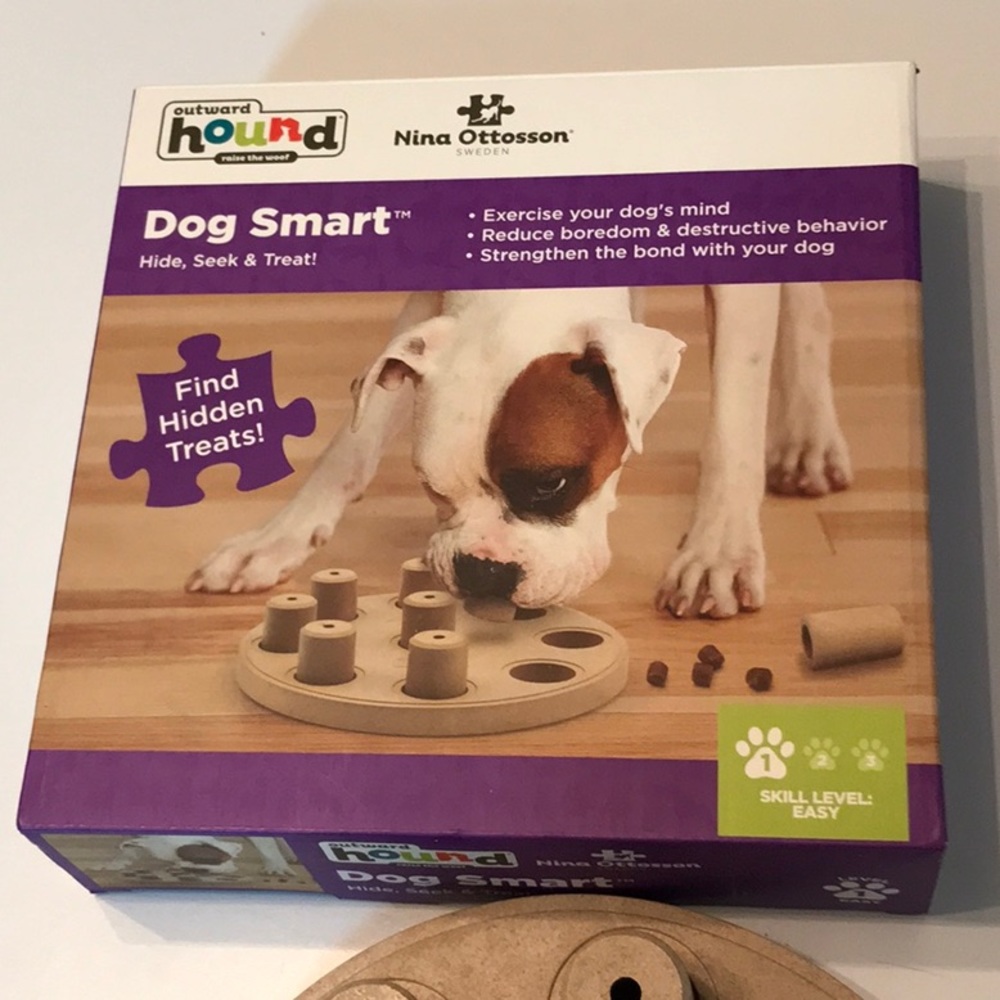 NEW! Outward Hound Nina Ottosson Dog Smart Hide n Seek Treat Puzzle- lev 1